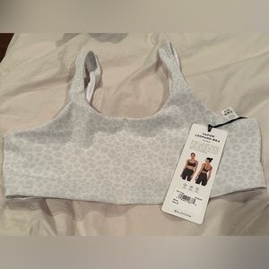 NWT- Alo Vapor Leopard Bra